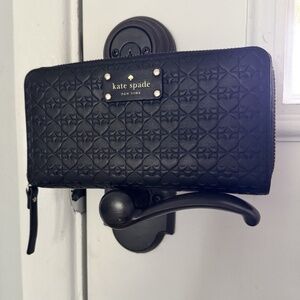 Kate Spade Zip Round Wallet